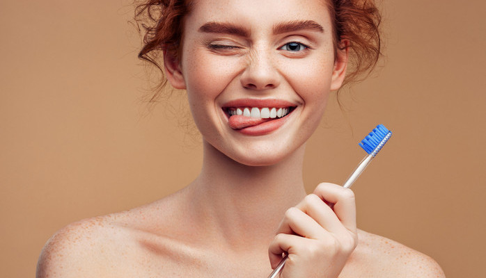  Dame - 30-40-årene - Leken dame søkes til en artig sekvens med maske i varm og fin reklamefilm