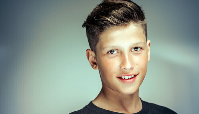 Til en fin reklamefilm søker vi en gutt 14-17 år som kan spille gitar og synge