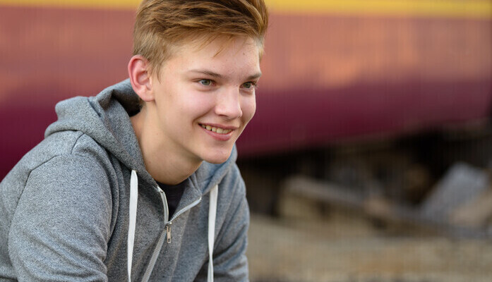 Gutt 15 år - statistrolle i reklamefilm