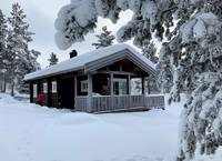 Tømmerhytte ved Lemonsjøen i Vågå