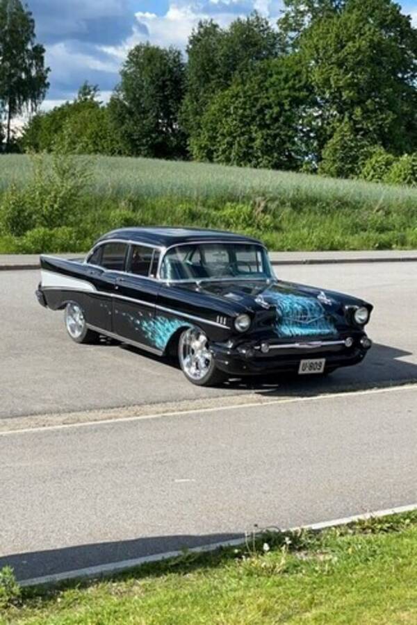 Kjøretøy - Chevy, bmw