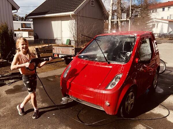 Kjøretøy - Buddy og Mercedes stasjonsvogn