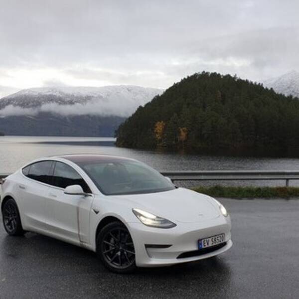 Kjøretøy - Tesla Moedel 3