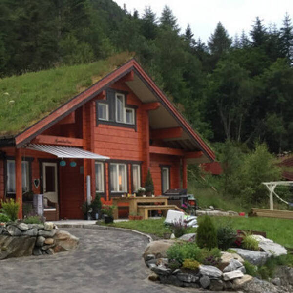 Revisitter - Hytte ved sjøen