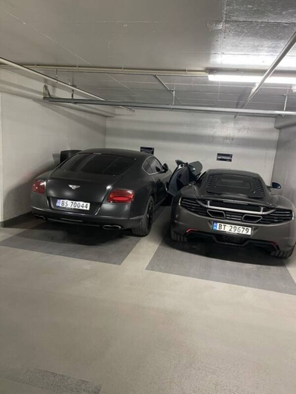 Kjøretøy - Mclaren mp4-12c + Bentley GT continental