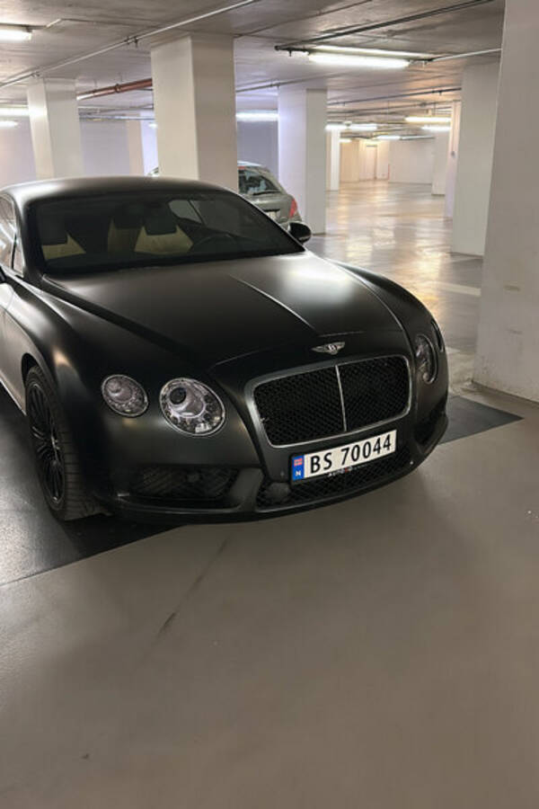 Kjøretøy - Mclaren mp4-12c + Bentley GT continental