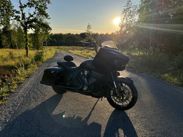 Kjøretøy - Indian Pursuit 2022