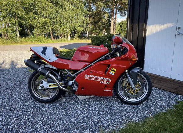 Kjøretøy - Ducati 888 Strada
