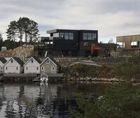 funkis hus ved sjøen