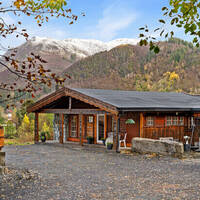 Enebolig - gammel hytte