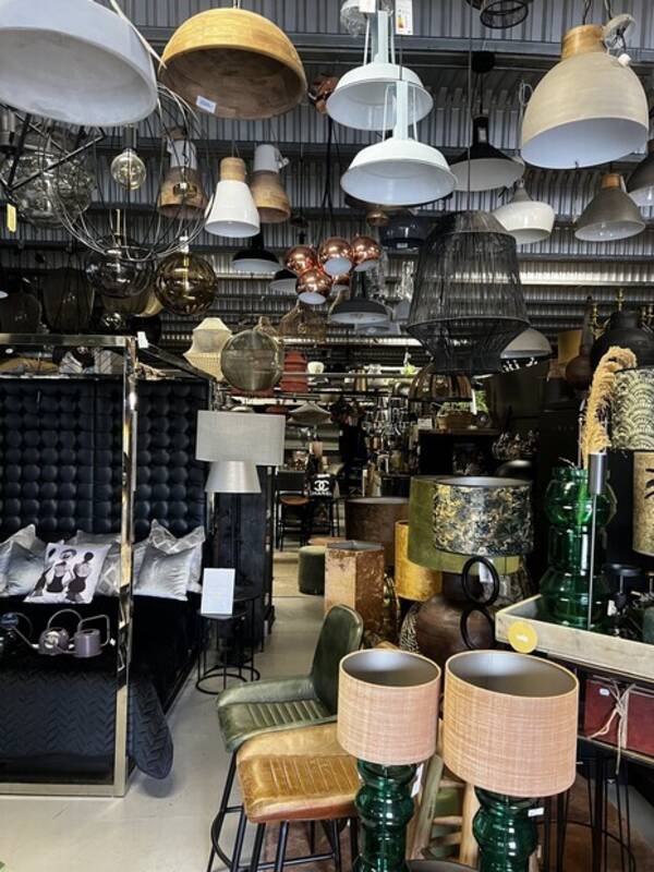 Revisitter - Stort møbel og interiør lager på 400m2