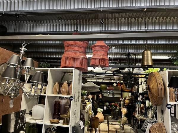 Revisitter - Stort møbel og interiør lager på 400m2