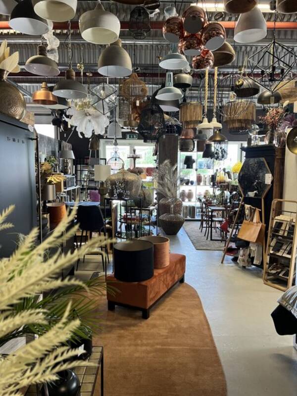 Revisitter - Stort møbel og interiør lager på 400m2