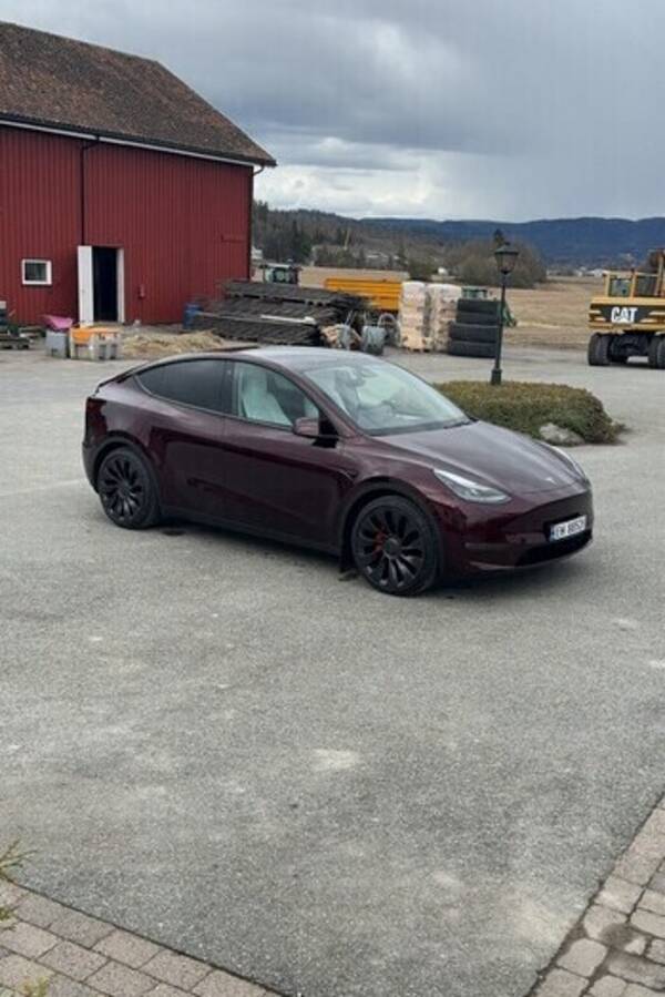 Kjøretøy - Tesla model Y performance 
