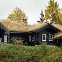 hytte i vannkanten ved Gulsviktjernet. hytte i vannkanten ved Gulsviktjernet.