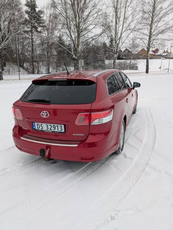 Kjøretøy - Toyota Avensis 