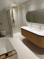 Nyoppusset baderom, Ytre Enebakk Nyoppusset baderom, Ytre Enebakk