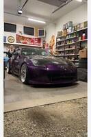 Tøft verksted med mye rekvisitter