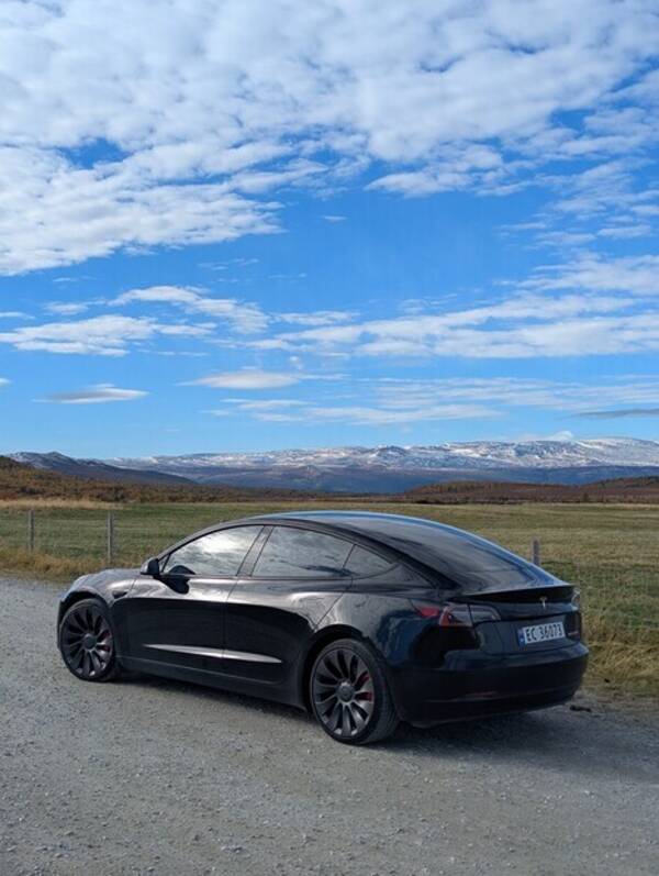 Kjøretøy - Tesla Model 3 Performance