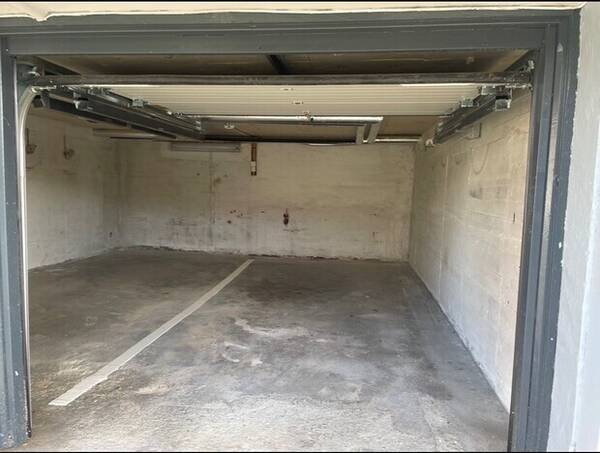 Annet - Garasjeplass m/automatisk dør