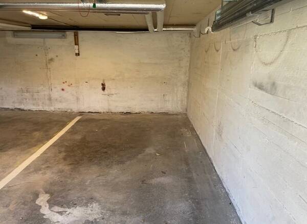 Annet - Garasjeplass m/automatisk dør